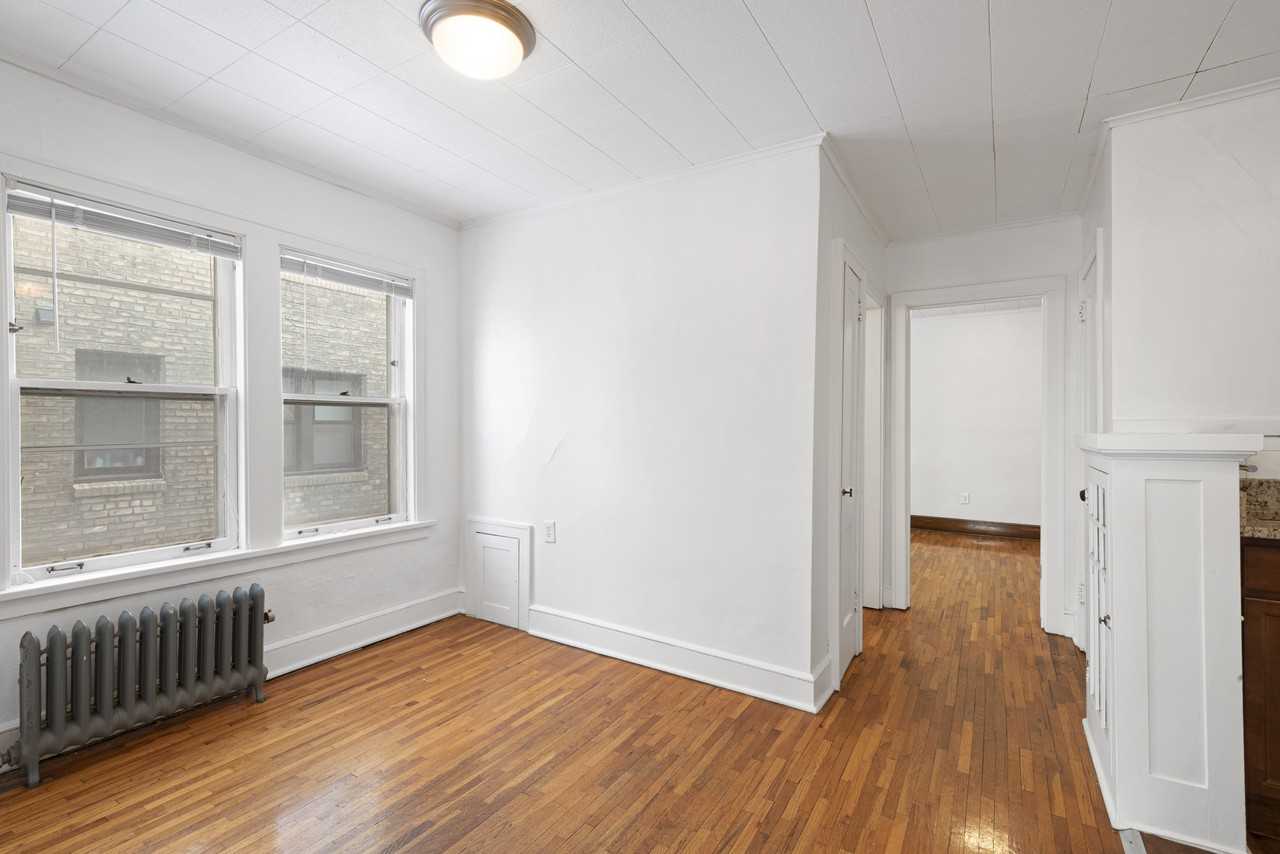 Brownstone on Grand - Photo 7 of 12