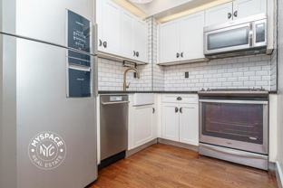 New York Roommate: Room for rent in Bedford Stuyvesant - 3 Bedroom  apartment (NY-16621)