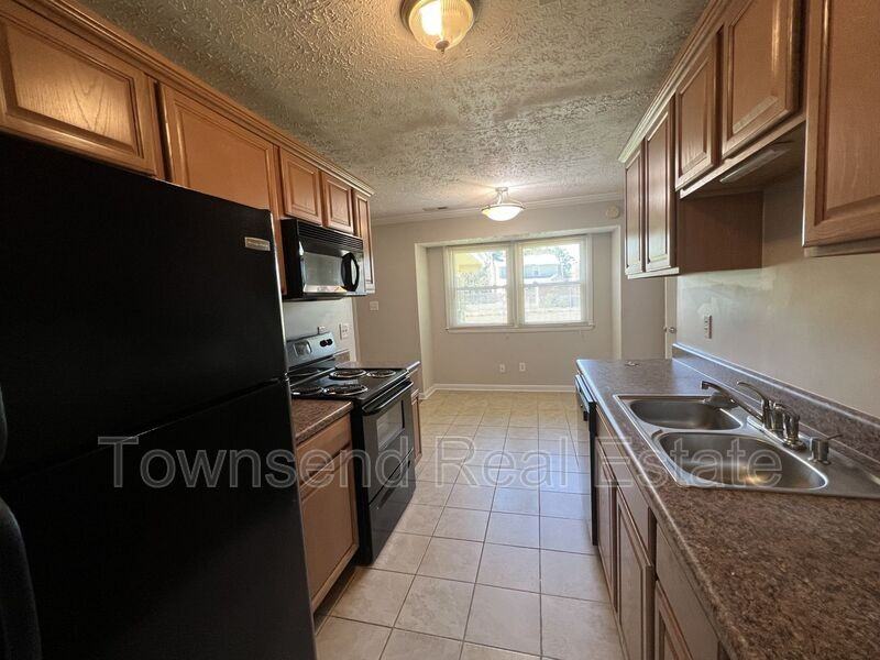 7143 Stoney Point Rd - Photo 4 of 17