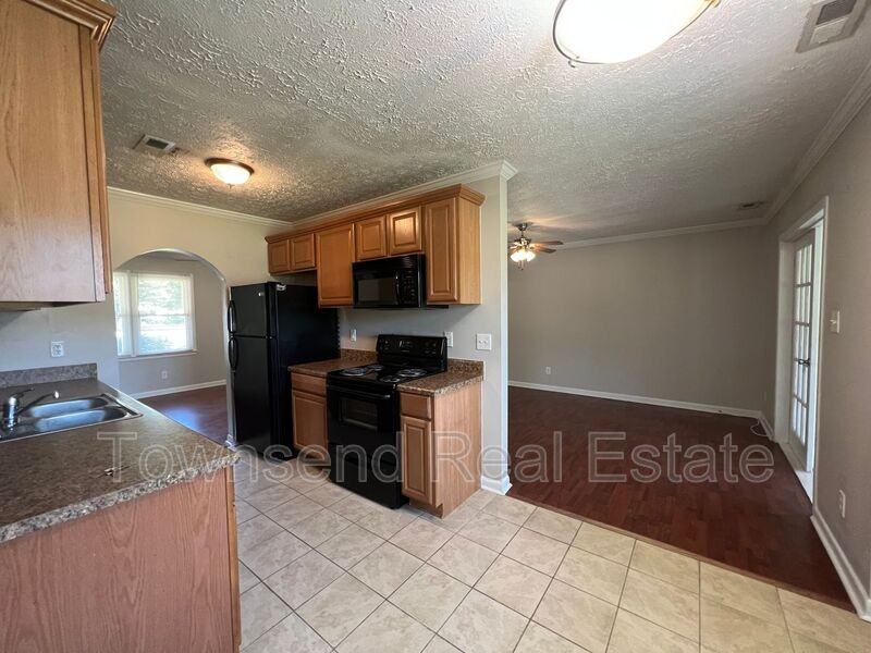 7143 Stoney Point Rd - Photo 5 of 17