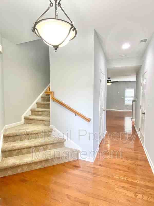 114 Alanna Ct - Photo 2 of 21