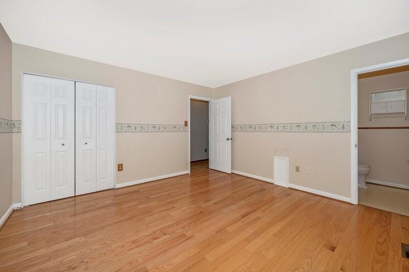 111 Kevins Ct - Photo 2 of 34