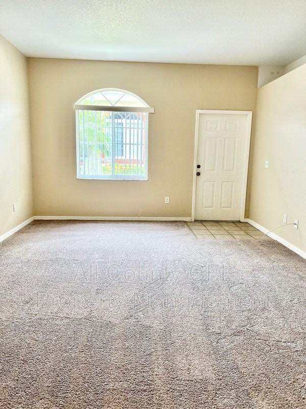 21202 Indian Creek Dr - Photo 3 of 28
