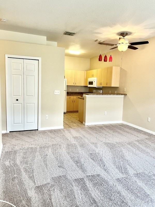 21202 Indian Creek Dr - Photo 4 of 28