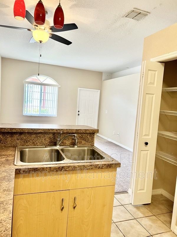 21202 Indian Creek Dr - Photo 6 of 28