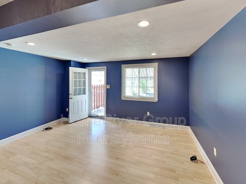 211 Marc Dr - Photo 2 of 18
