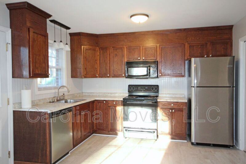 16 Ashwood Ave - Photo 7 of 16