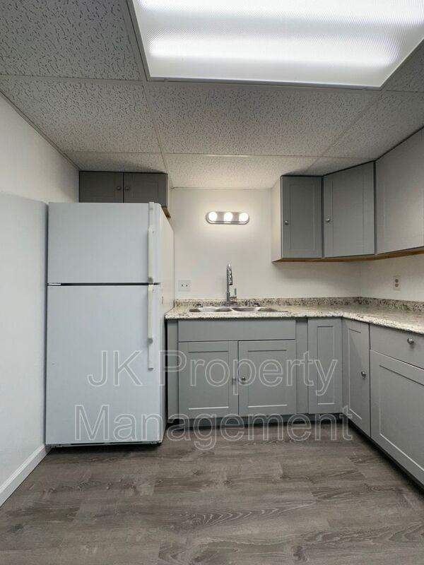 1122 1st Ave Sw #12 - Photo 3 of 33