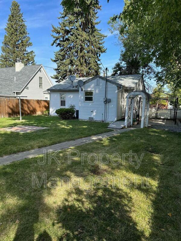 3512 4th Ave N - Photo 4 of 38