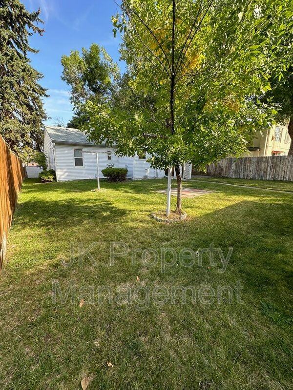 3512 4th Ave N - Photo 6 of 38