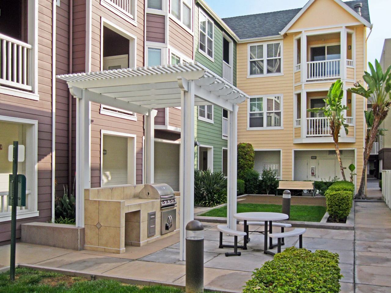 Market Gateway Apartments - Photo 4 of 12