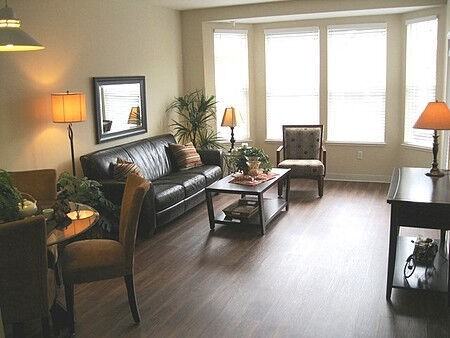 Market Gateway Apartments - Photo 6 of 12