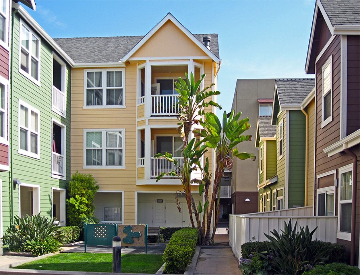 Market Gateway Apartments - Photo 7 of 12