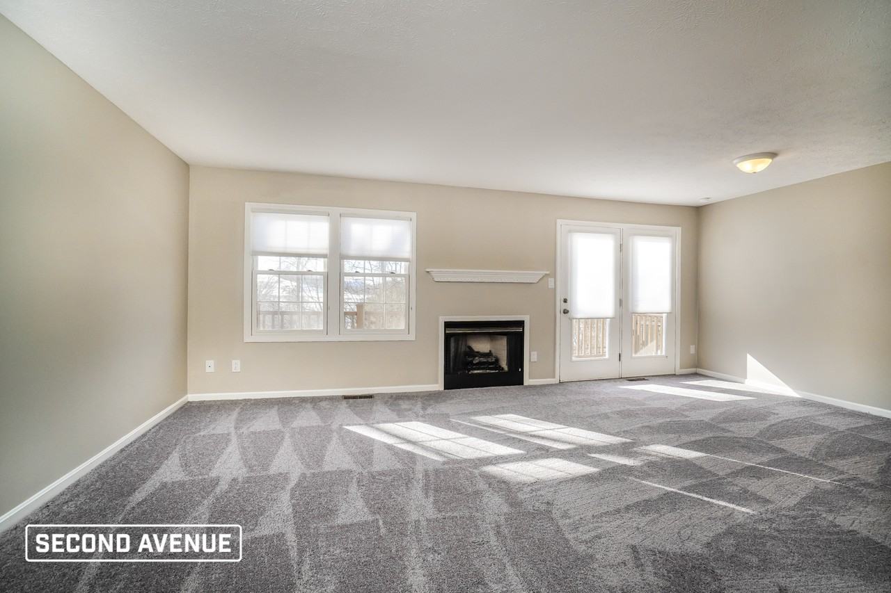 492 Cherryhill Dr - Photo 3 of 18