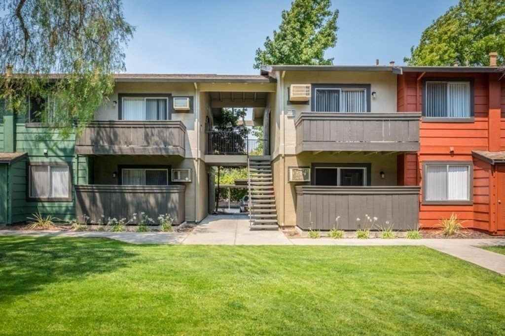 Diablo View Apartments - Photo 6 of 37