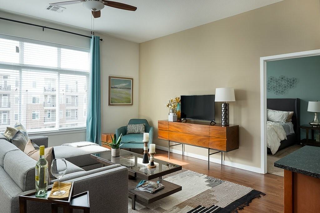 Domain City Center - Photo 6 of 50