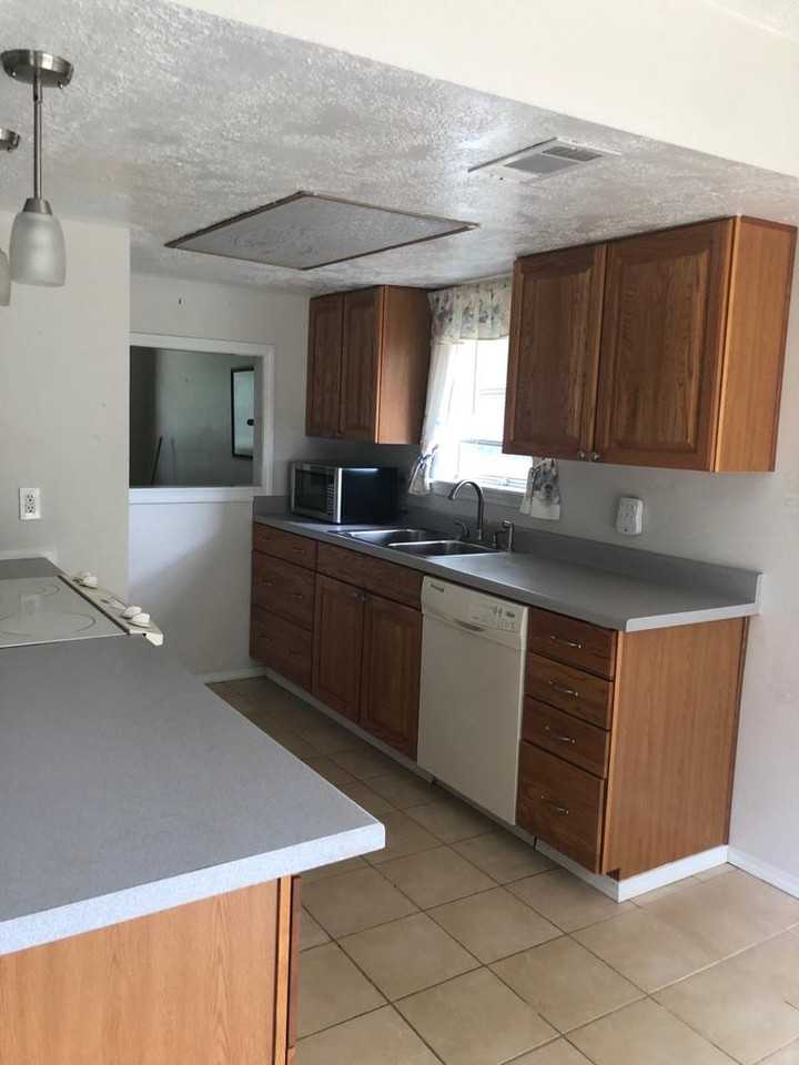 1501 Bahama Dr #NA - Photo 3 of 7