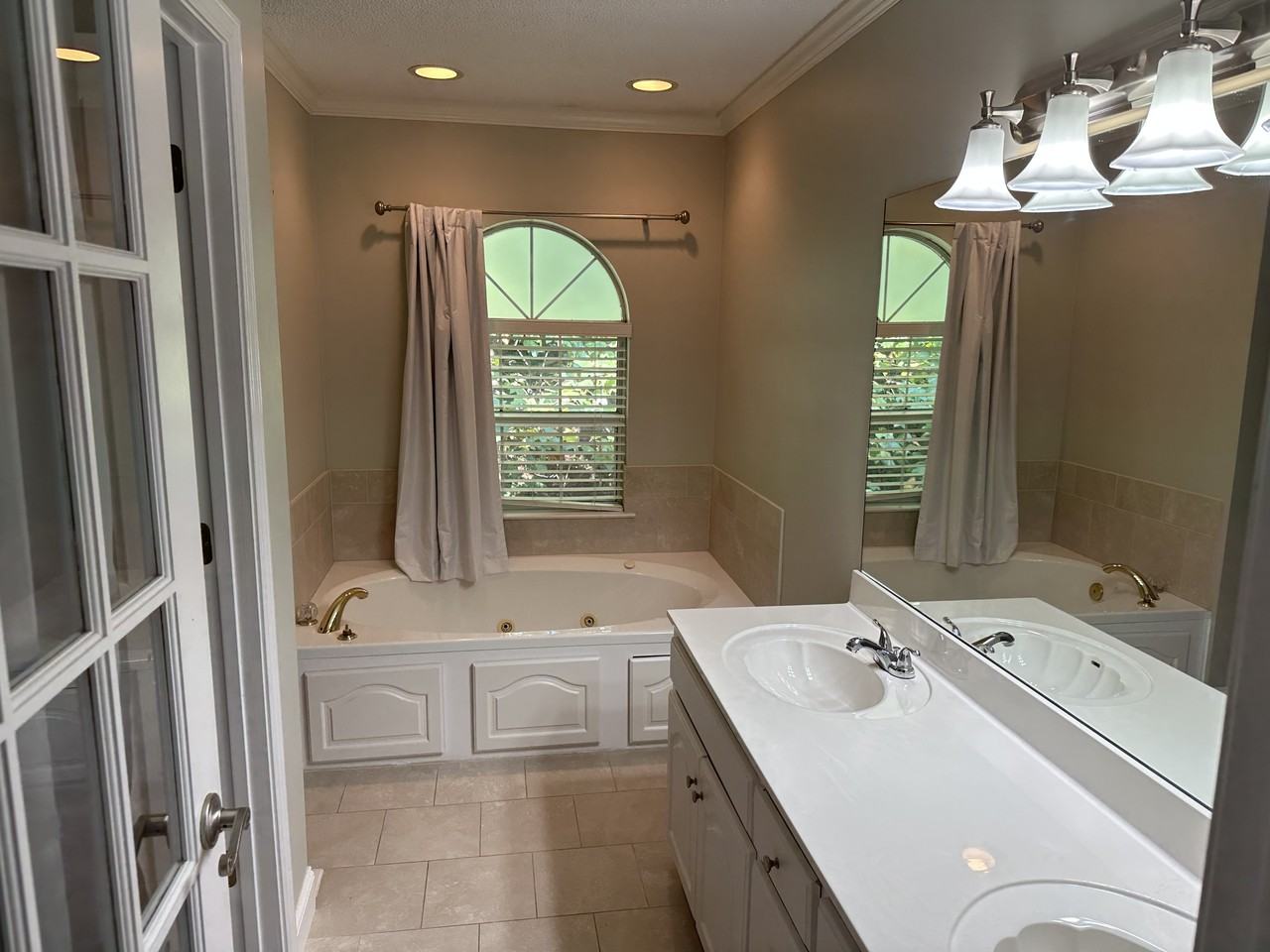 1699 Burnt Oak Dr #199 - Photo 2 of 6