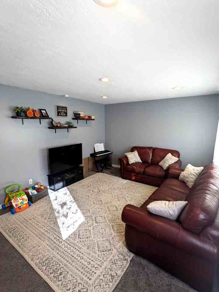 1060 S 660 W #NA - Photo 3 of 18