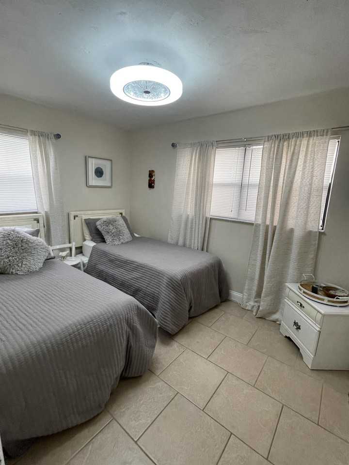 834 E 25th Ave #1 - Photo 6 of 12