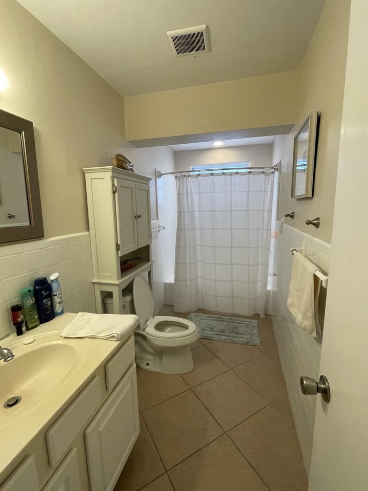 834 E 25th Ave #1 - Photo 7 of 12