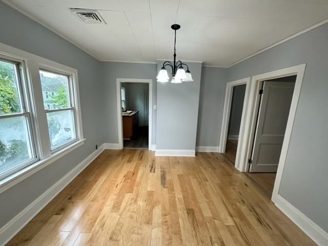 125 Peter St Uppr - Photo 3 of 8
