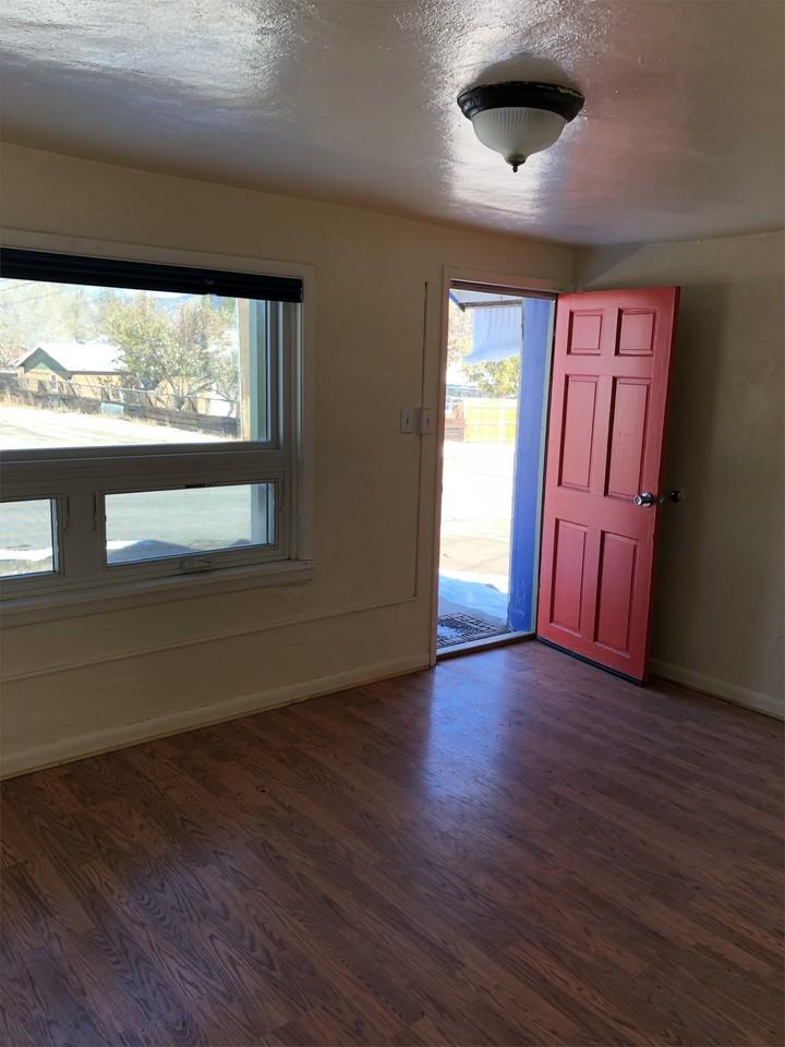 750 West 3rd Street #1 - Photo 3 of 17