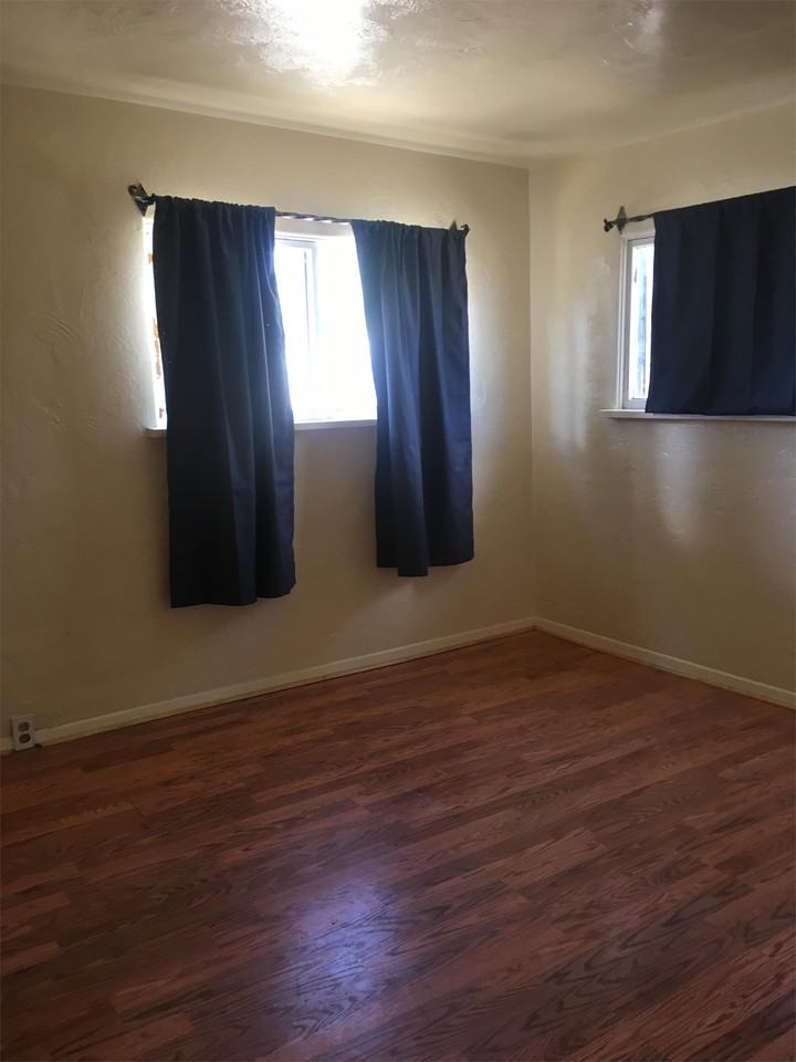 750 West 3rd Street #1 - Photo 4 of 17