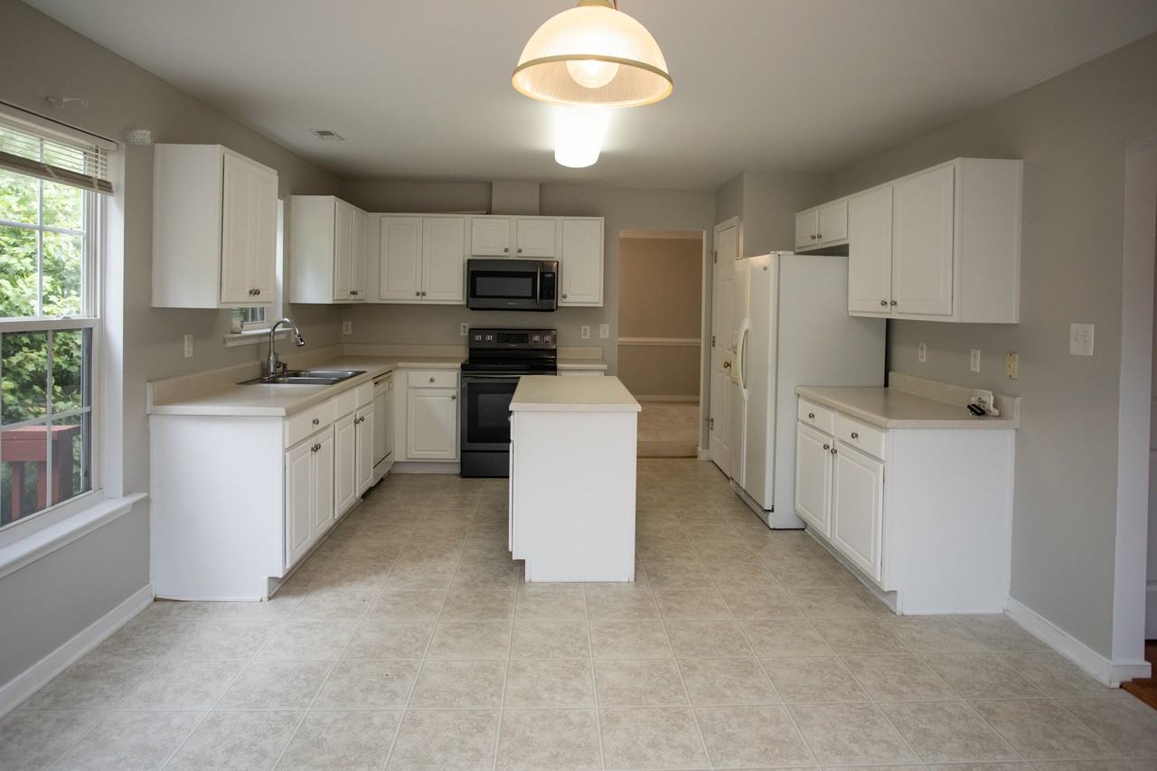 2918 Littlebury Dr #1 - Photo 5 of 20