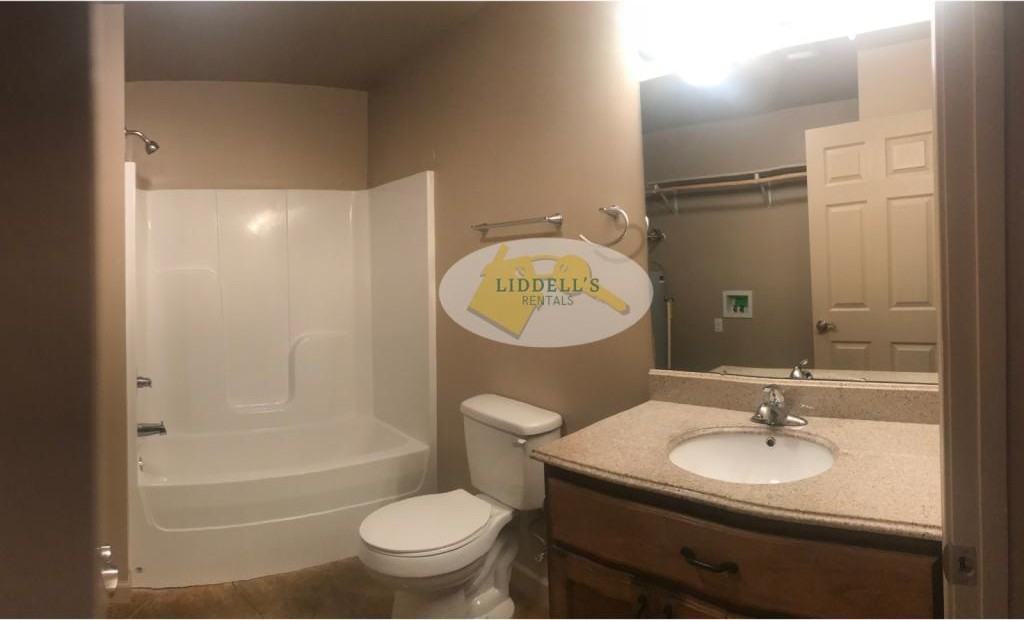 506 West Mueller Street - Photo 4 of 10