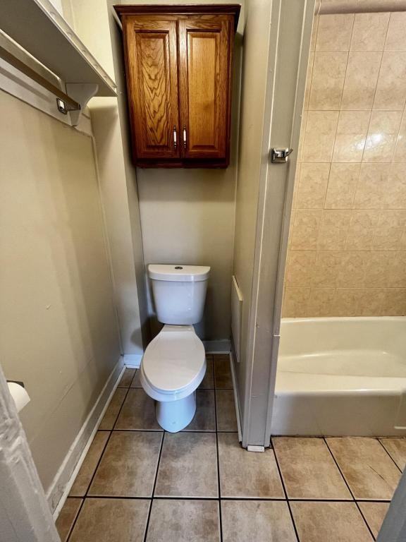 1104 Barrett St - Photo 5 of 8