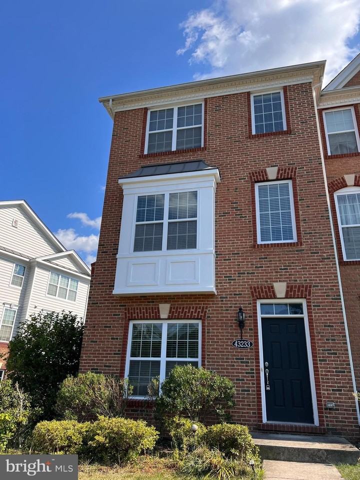 43233 Loudoun Reserve Dr, Loudoun Valley Estates, VA 20148 3 Bedroom