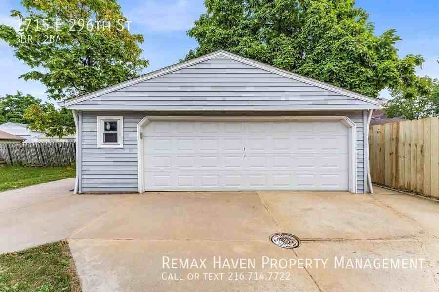 1715 E 296th St - Photo 3 of 25