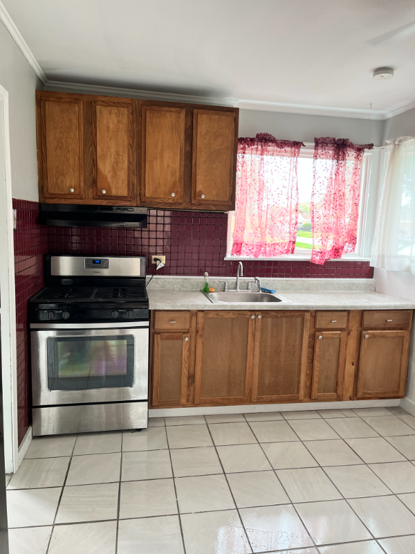 12536 S Loomis St - Photo 2 of 9