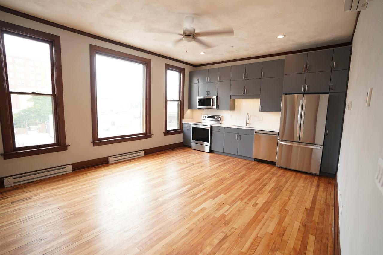 704 Jefferson - 203 #203 - Photo 2 of 9