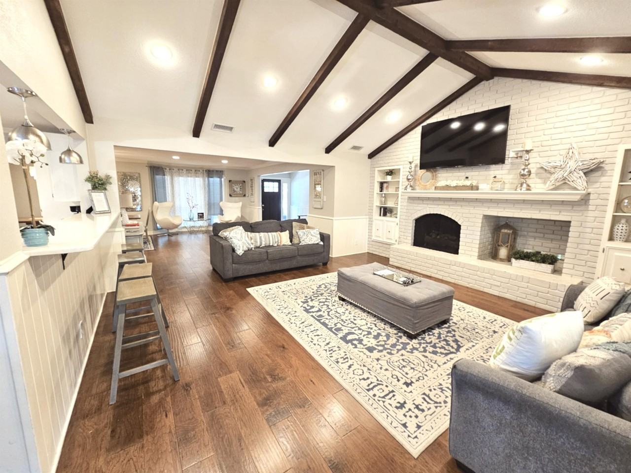 3109 Las Cruces Boulevard #1 - Photo 3 of 18