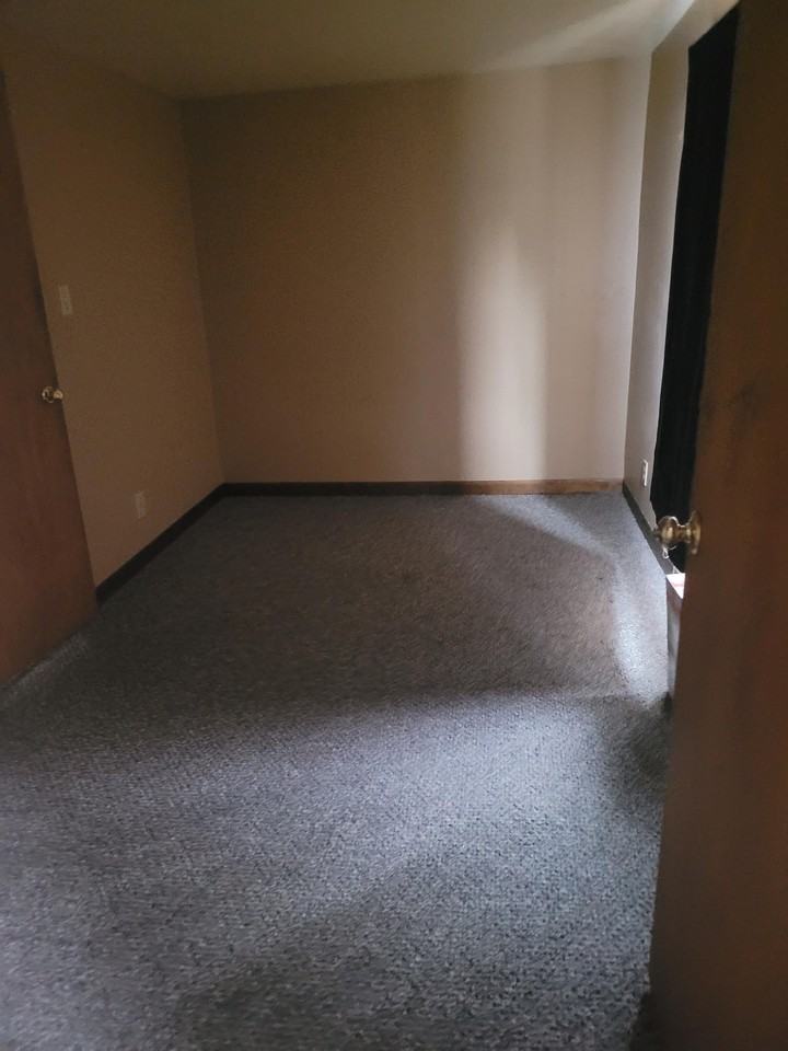 106 Pecor St #1-2 - Photo 4 of 6