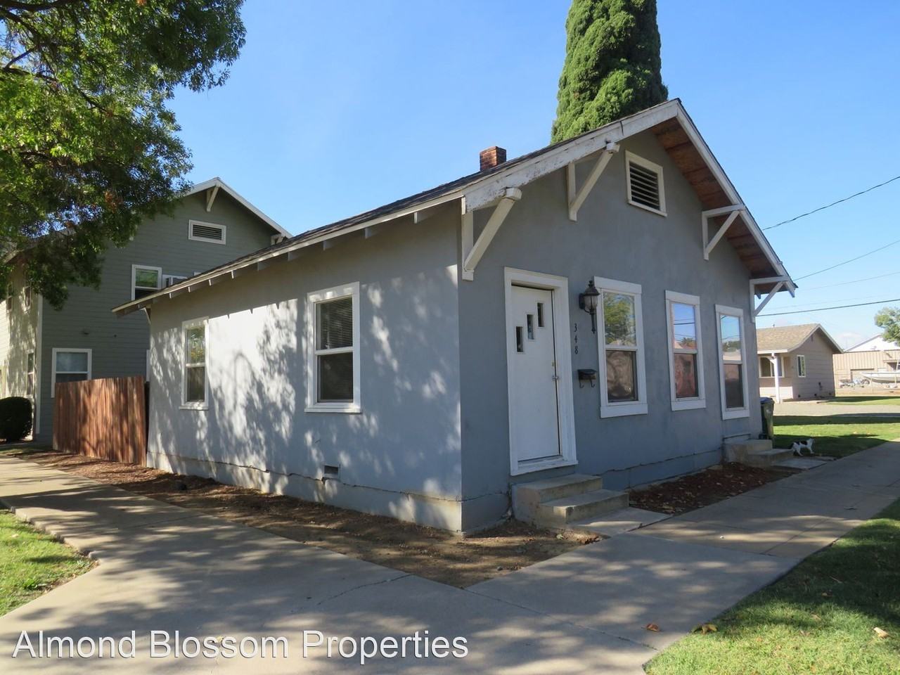 348 E Sycamore St - Photo 2 of 19