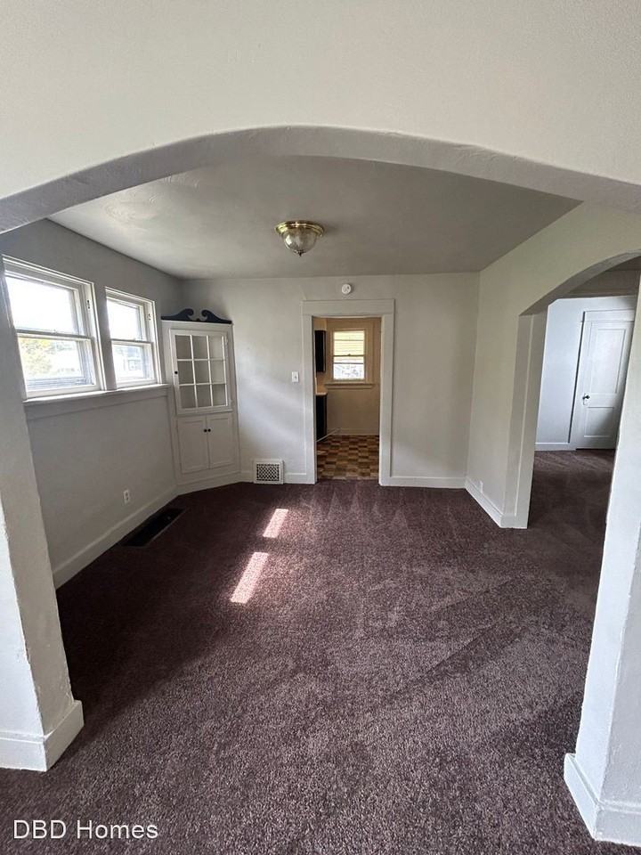 3324 Plaza Dr - Photo 2 of 7
