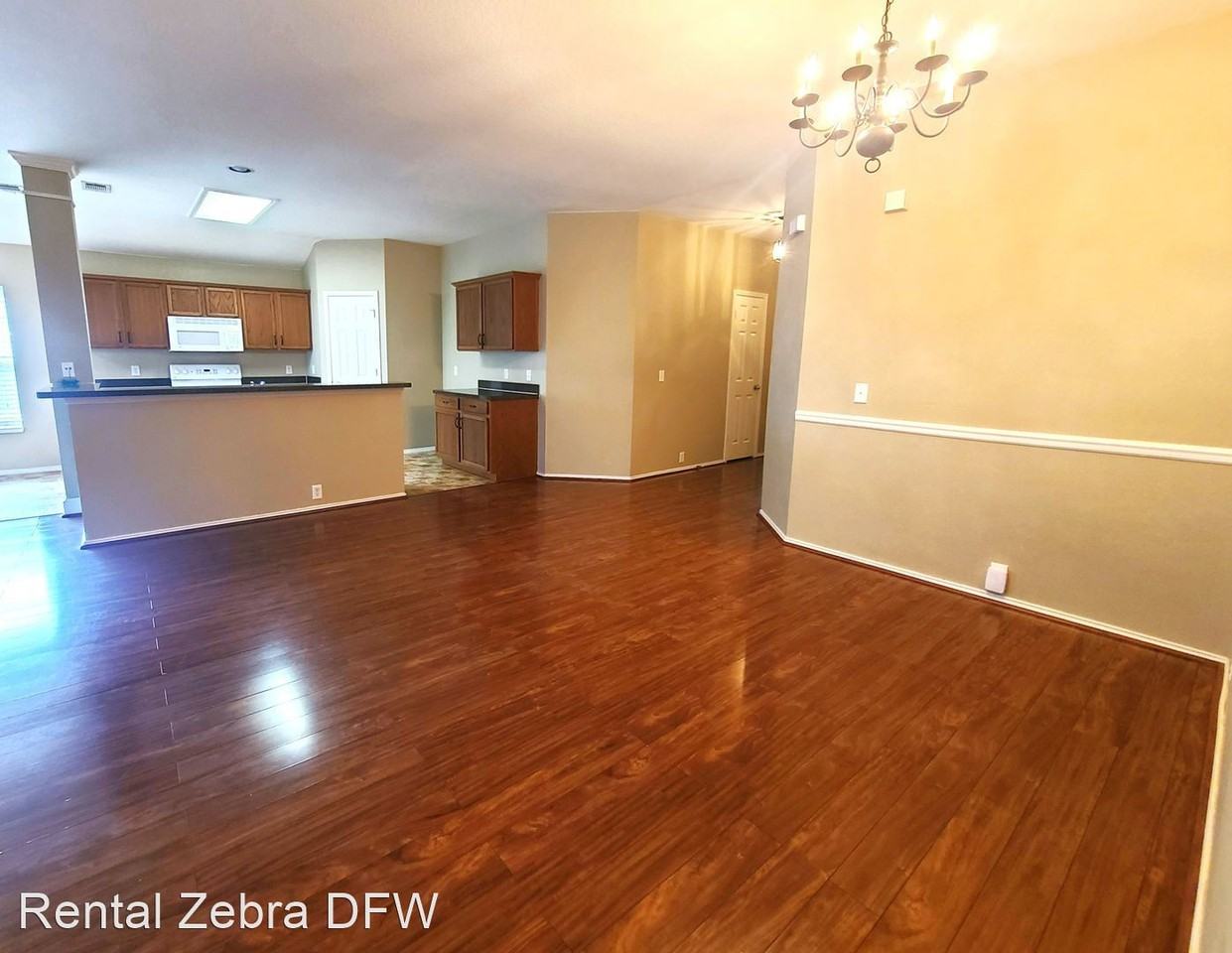 8612 Orleans Ln - Photo 3 of 19