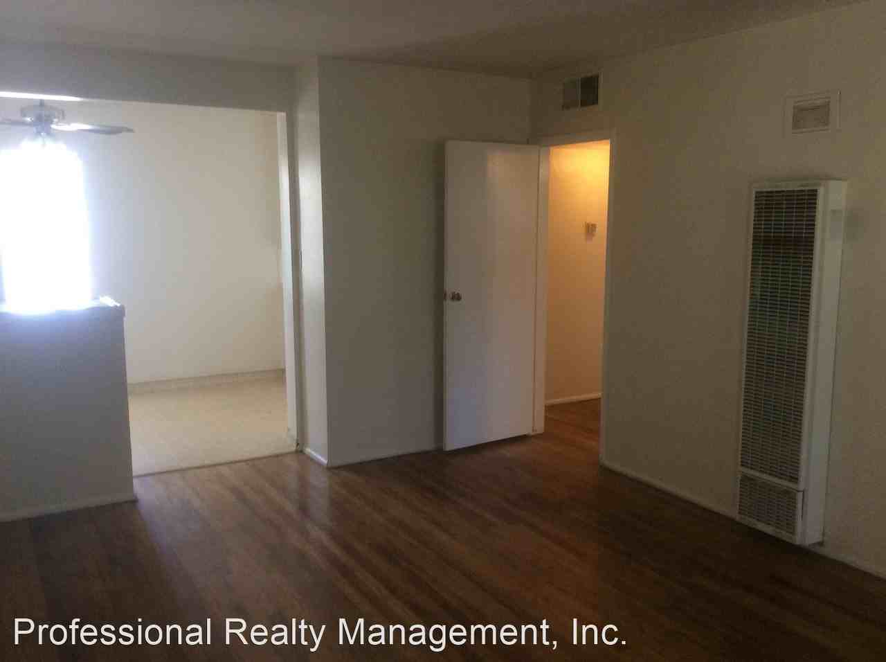 2103 - 2113  21ST  STREET - Photo 2 of 7