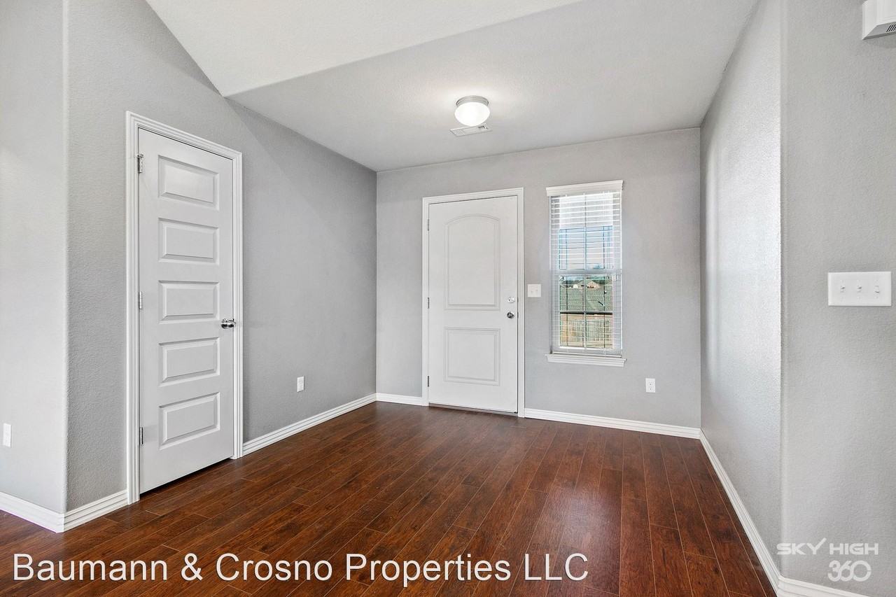 1923 Price Ave - Photo 3 of 20