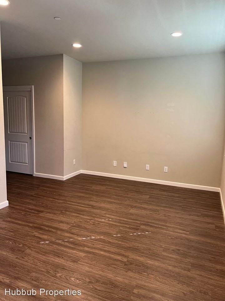 858 Mission de Oro Dr. - Photo 3 of 6