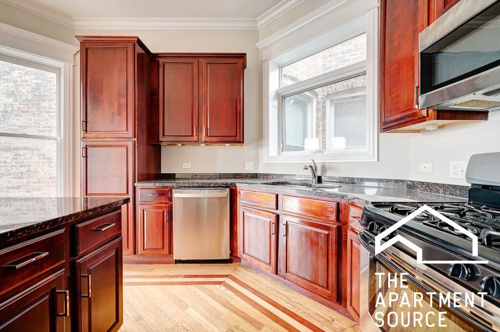 4734 S Prairie Ave #3 - Photo 2 of 14