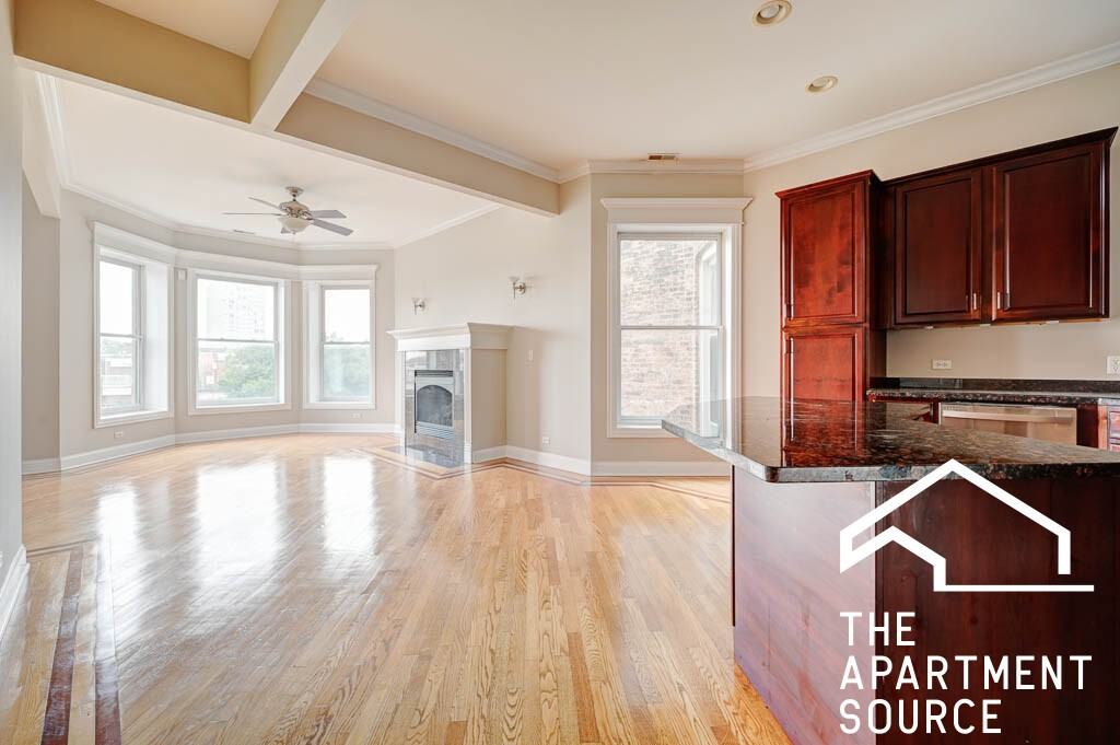 4734 S Prairie Ave #3 - Photo 3 of 14