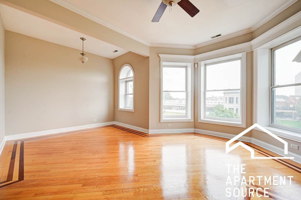 4734 S Prairie Ave #3 - Photo 5 of 14