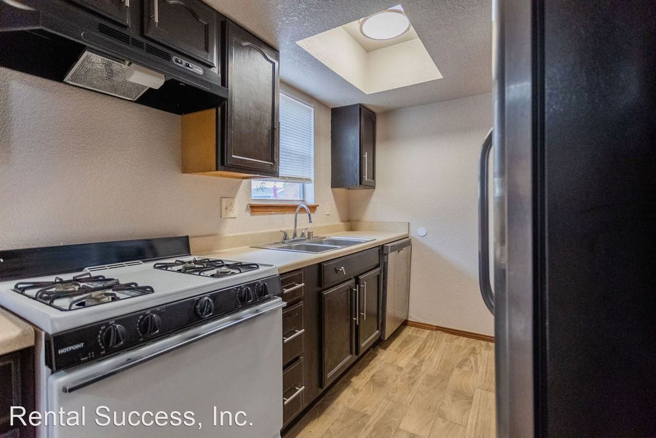 11816 Don Meredith Ln - Photo 2 of 20