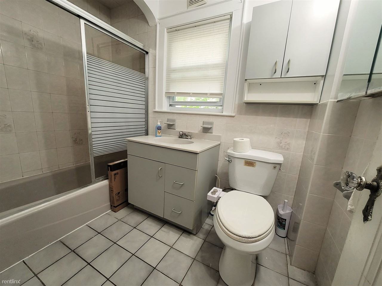29 Embassy Rd - Photo 3 of 16