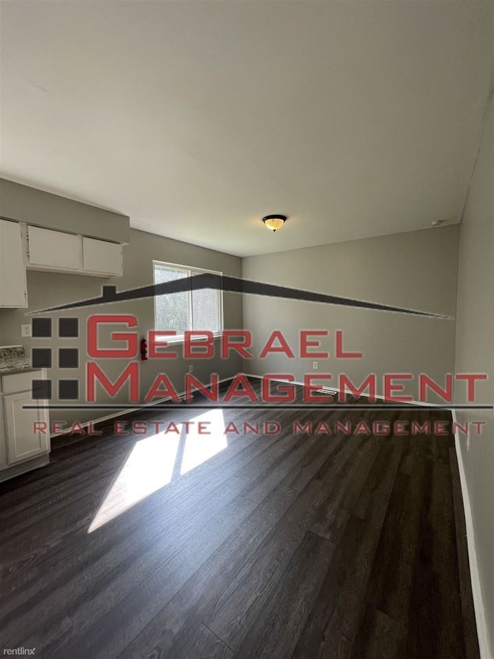 1227 Knickerbocker Ave - Photo 3 of 13