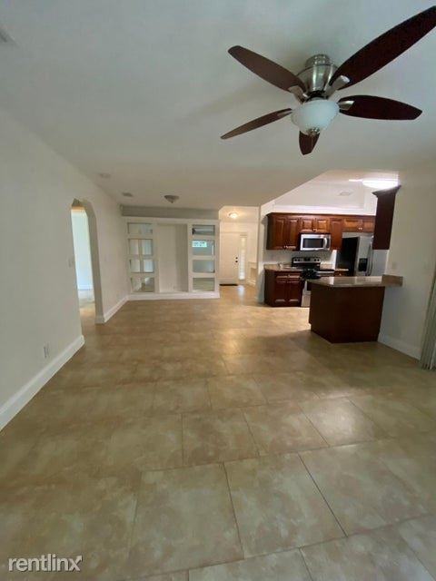 18914 50th St N - Photo 2 of 16
